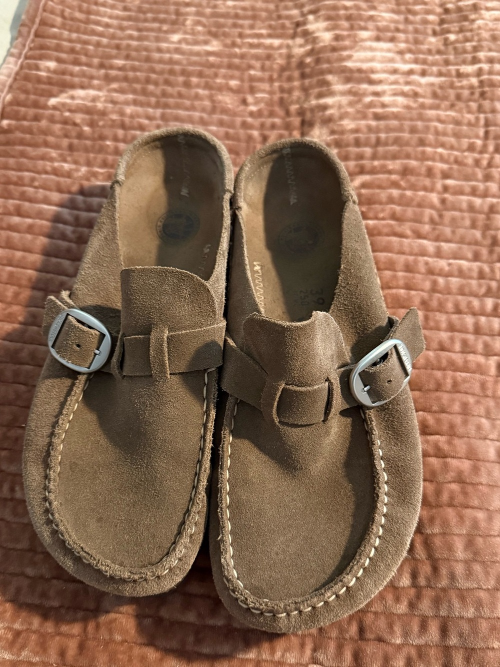 Birkenstock Buckley Clog in Taupe sz 8.5 worn 3x. In excellent condition